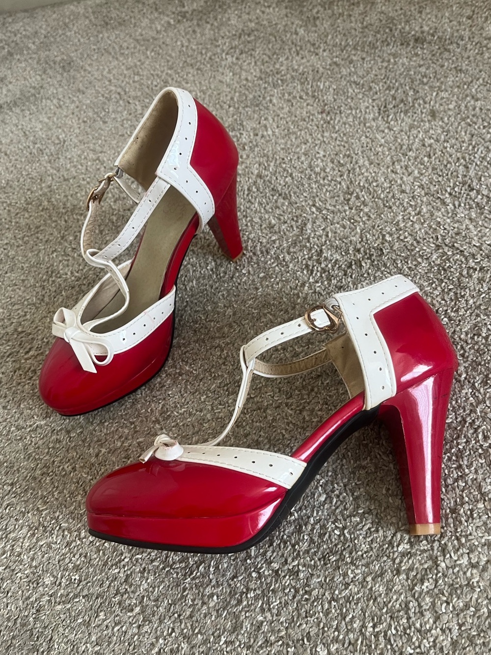 Vero Cuoio (Real Leather) Red and White Heels